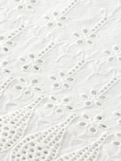 Broderie Anglaise Top