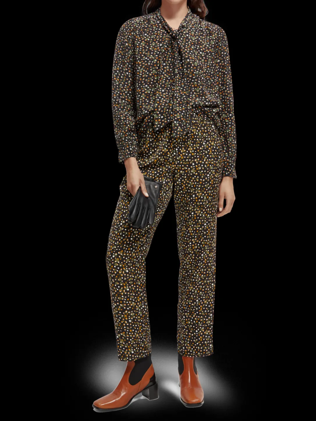 Lightweight Shirt With Ribbon Collar
