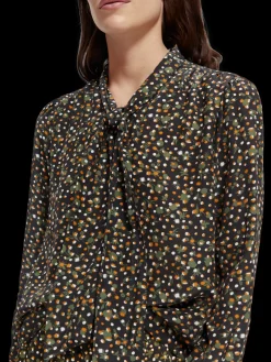 Lightweight Shirt With Ribbon Collar