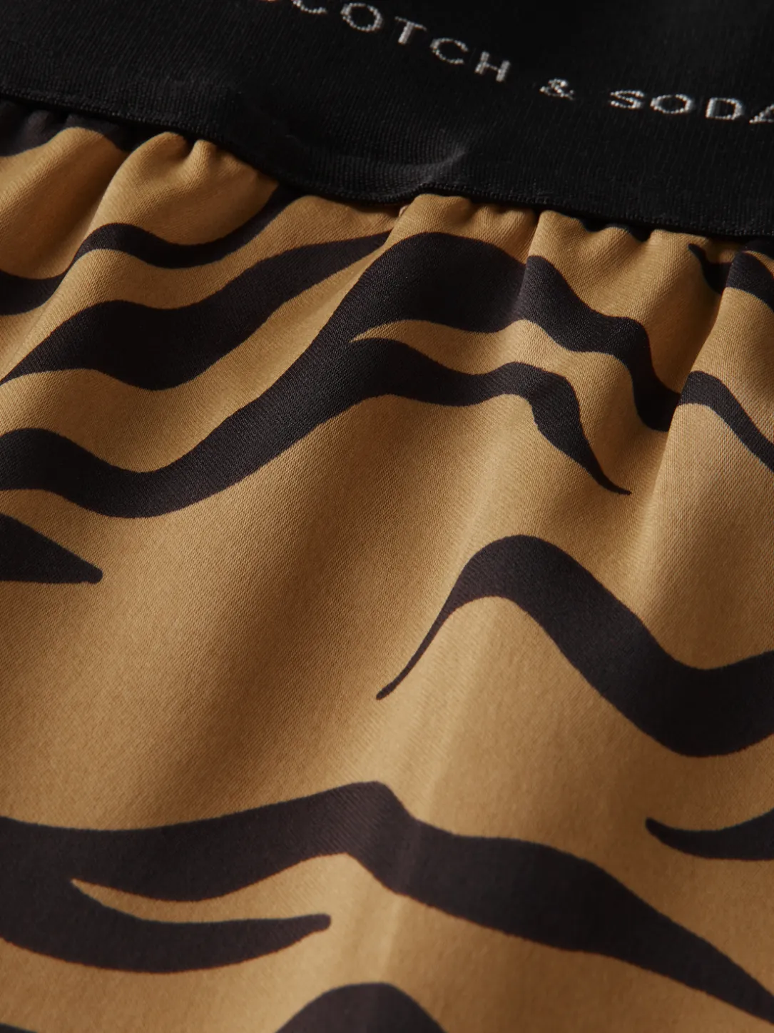 Mid-Rise Elasticated-Waistband Trousers