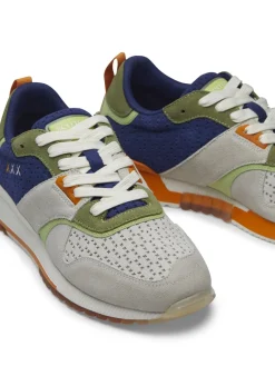 Vivex Sneaker